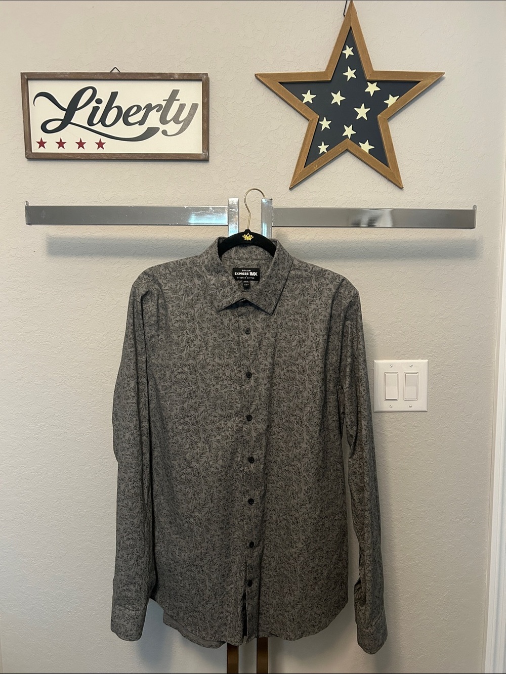 Express Men’s Grey Printed Button-Down Shirt